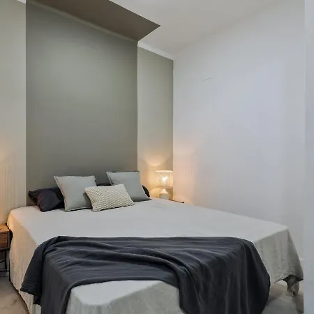 Noguera - 2 Bedrooms In Eixample Esquerra Barselona