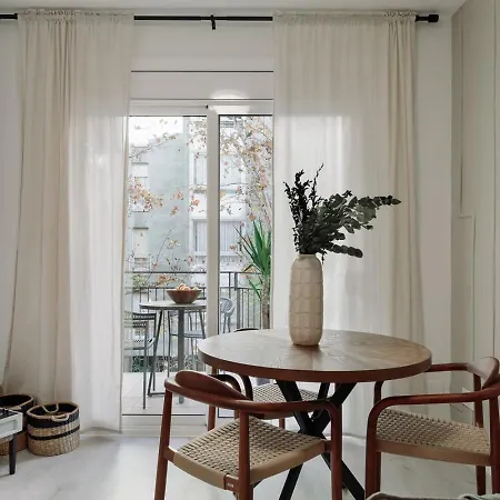 Apartman Noguera - 2 Bedrooms In Eixample Esquerra Barcelona