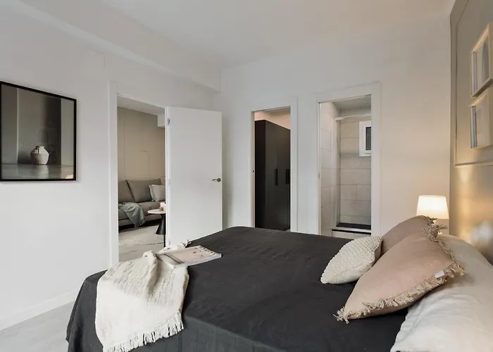 Noguera - 2 Bedrooms In Eixample Esquerra Apartment